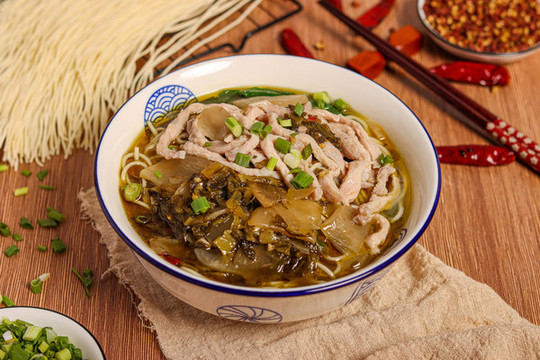 酸菜肉絲小面