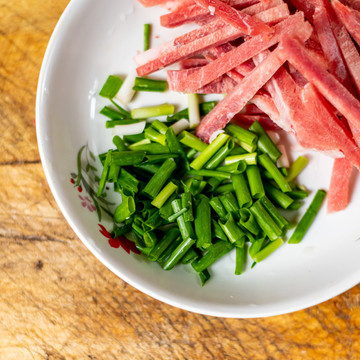 蔥花與鮮肉絲