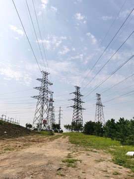 高壓輸電線路電網(wǎng)電塔