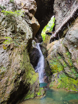神農(nóng)架天生橋