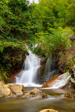 山中小溪