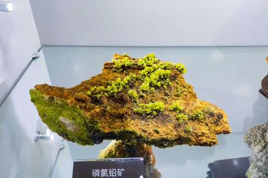 磷氯鉛礦