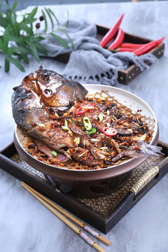土蒸臘鰱魚
