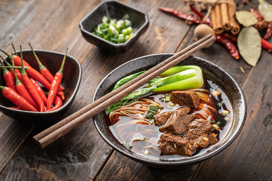 傳統(tǒng)美食牛肉面