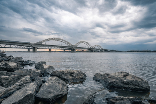 哈爾濱松花江濱州鐵路橋