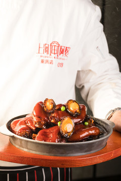 鮑魚悶豬手