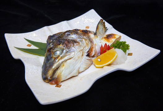 三文魚頭燒