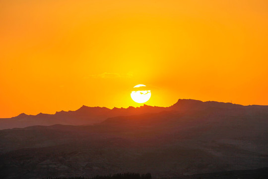 庫木塔格沙漠夕照