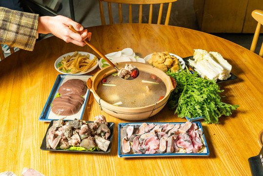 砂鍋雞湯火鍋