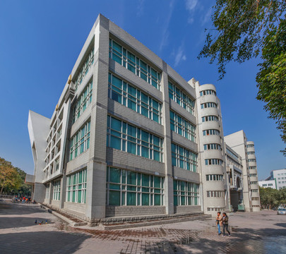 新疆大學(xué)