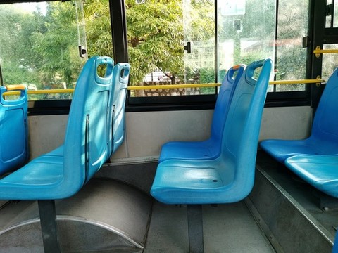 公交車(chē)內(nèi)景