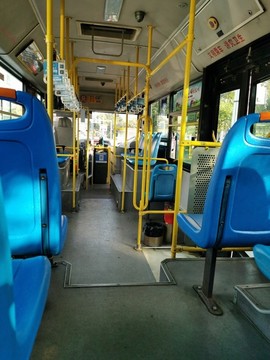 公交車內(nèi)景