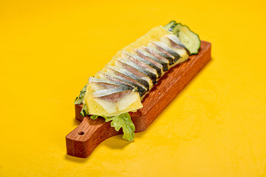 希鯪魚刺身