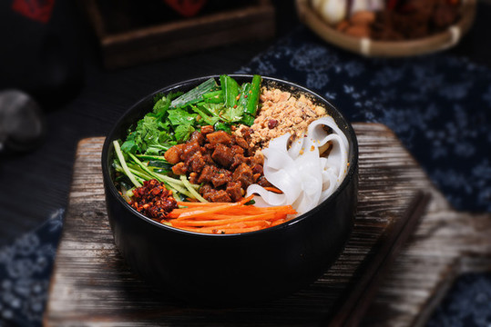 燜肉卷粉