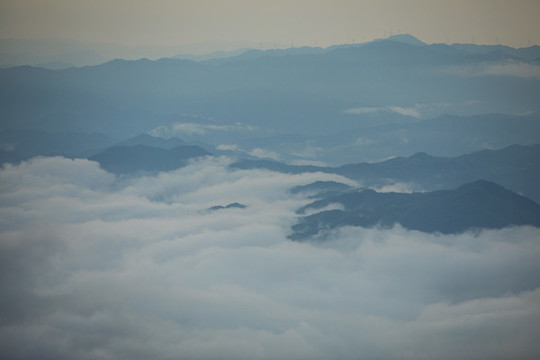 崇義上堡萬長山茶園云海