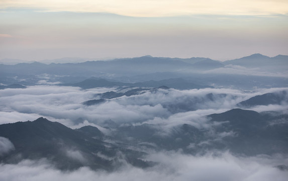 崇義上堡萬長山茶園云海