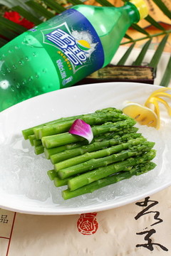冰鎮(zhèn)蘆筍