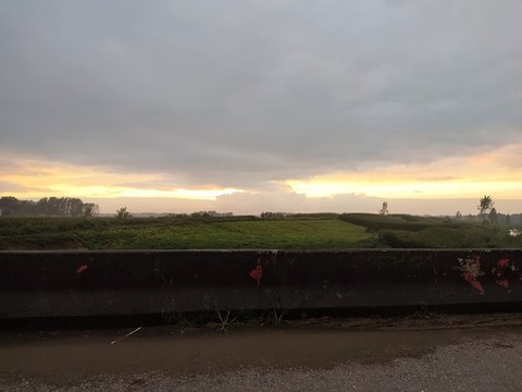 朝霞