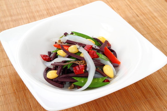 白果蕨菜燒銀魚(yú)