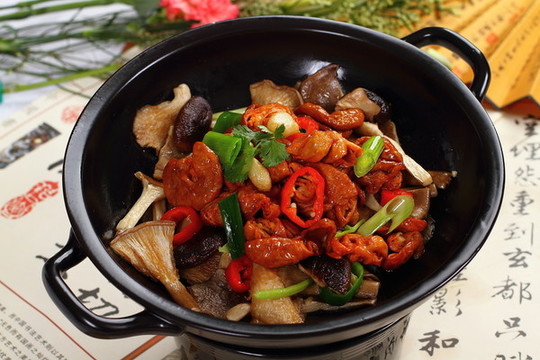 干鍋菌菇肥腸
