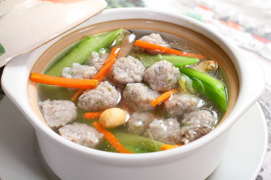 絲瓜煮鯪魚(yú)丸