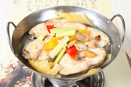 酸菜煮魚(yú)塊