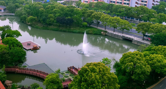 水池噴泉