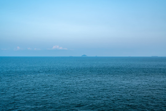 藍(lán)色海平面風(fēng)景