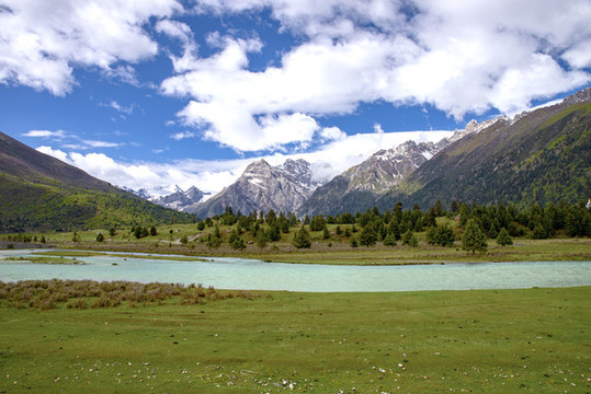 德格甘孜雀兒山新路海美景