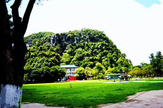 桂林七星公園月牙樓
