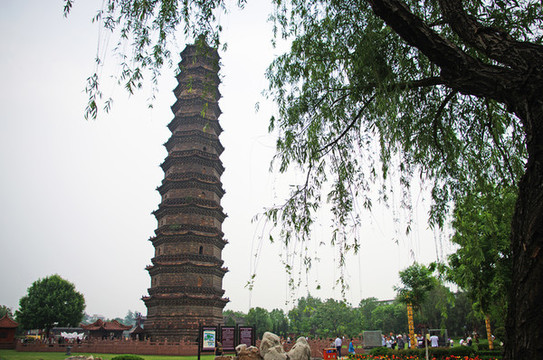 河南開封鐵塔公園