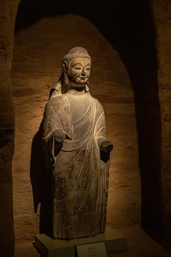 釋迦立像