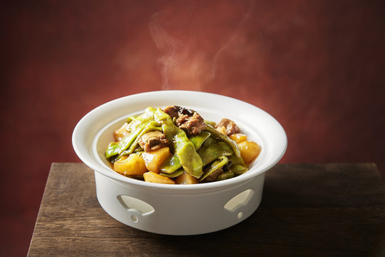排骨土豆燉豆角