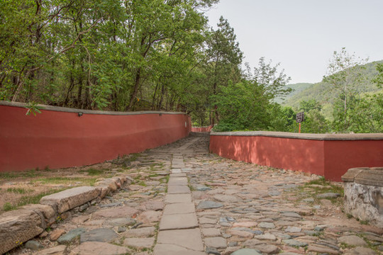 潭柘寺寺外小道