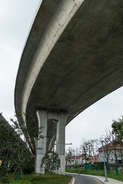 混凝土高架橋