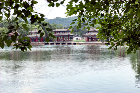 避暑山莊湖心榭
