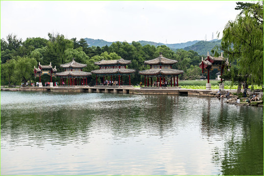 避暑山莊湖心榭