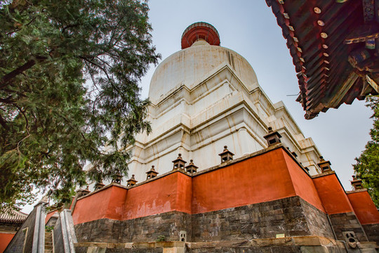 北京白塔寺白塔
