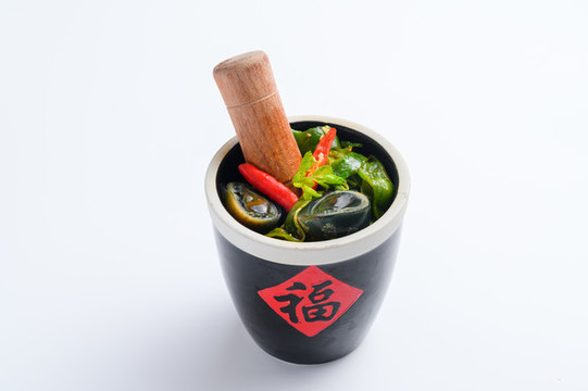 擂辣椒皮蛋