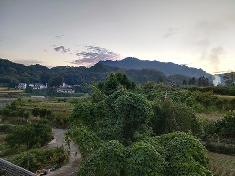 鄉(xiāng)村的傍晚