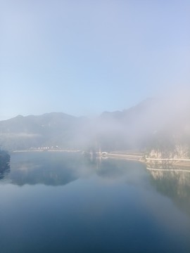 晨霧江景