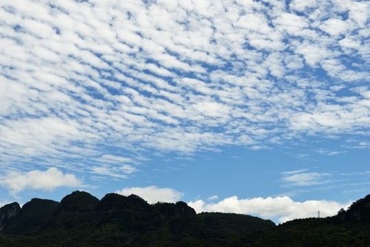 藍(lán)天白云