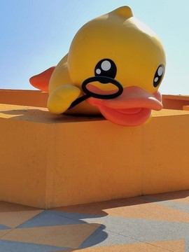 小黃鴨雕塑