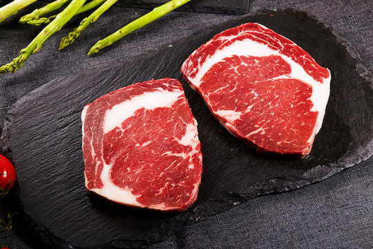 生牛排