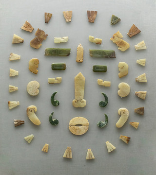 西周玉覆面