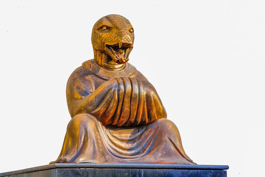 人身獸首銅像