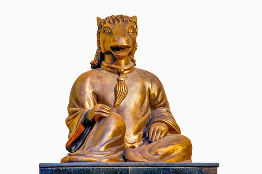 人身獸首銅像