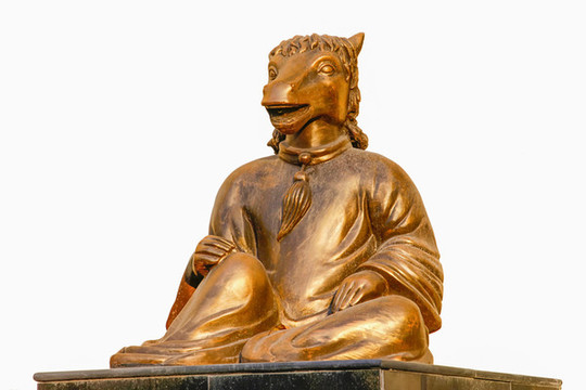人身獸首銅像