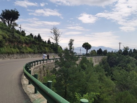 最美環(huán)山路
