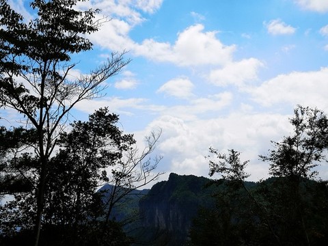 藍(lán)天白云